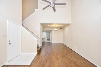 11852 Barryknoll Ln in Houston, TX - Building Photo - Building Photo