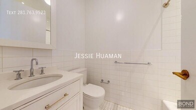 452 Broome St in New York, NY - Building Photo - Building Photo