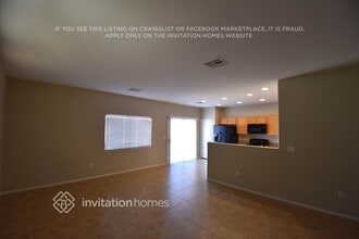 528 E Riding Crop Ave in North Las Vegas, NV - Foto de edificio - Building Photo