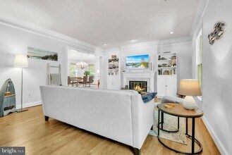 9708 Meyer Point Dr in Potomac, MD - Building Photo - Building Photo