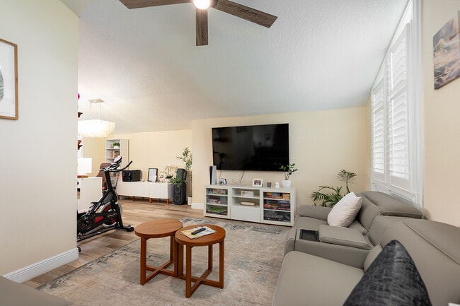 5623 Spring Run Ave in Orlando, FL - Foto de edificio - Building Photo