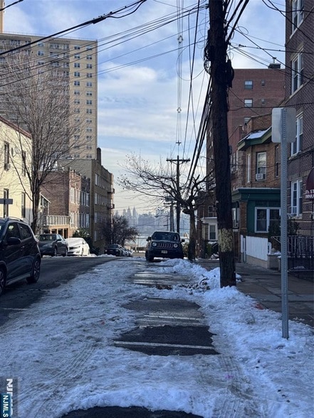 27 66th St, Unit 4 in West New York, NJ - Building Photo - Building Photo