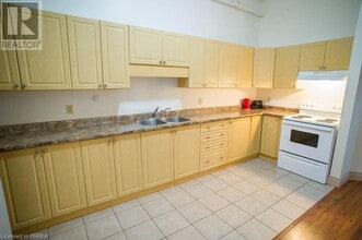 150 Colborne St W in Brantford, ON - Building Photo - Building Photo