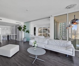 1040 Biscayne Blvd, Unit 2507 in Miami, FL - Foto de edificio - Building Photo