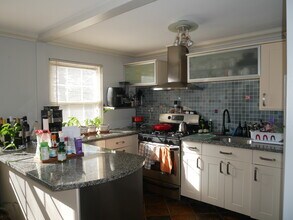 190 Knickerbocker Rd, Unit 10 in Englewood, NJ - Foto de edificio - Building Photo