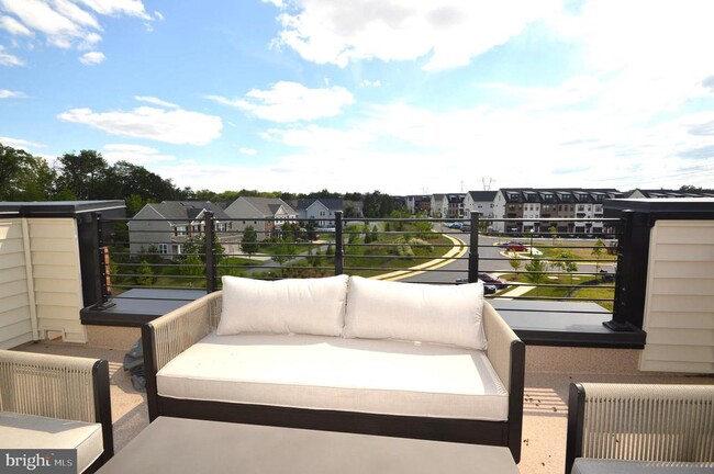 22790 Tawny Pne Sq in Brambleton, VA - Building Photo - Building Photo