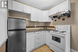128-128 Britannia Ave in Hamilton, ON - Building Photo - Building Photo