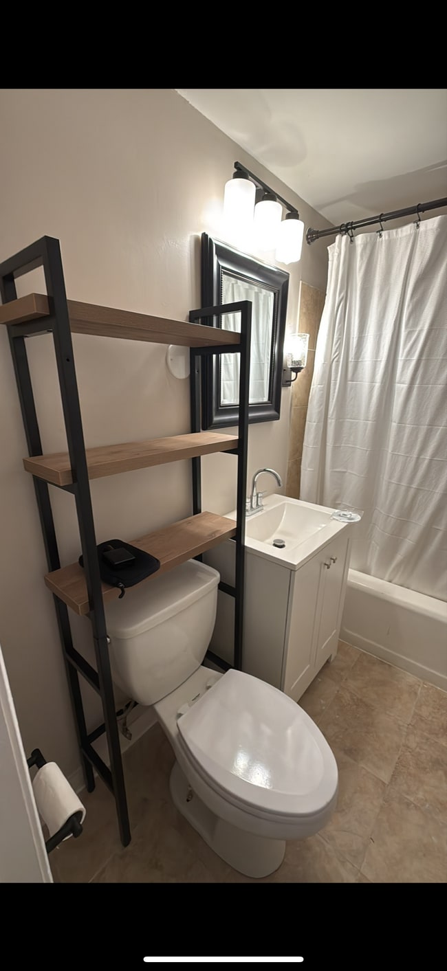 425 Ferris St, Unit A in South Amboy, NJ - Building Photo - Building Photo