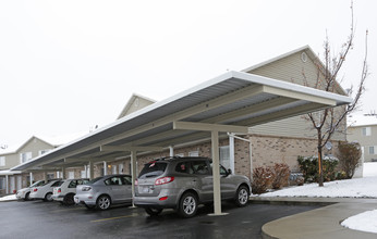 Maple Meadow Apartments in Layton, UT - Foto de edificio - Building Photo