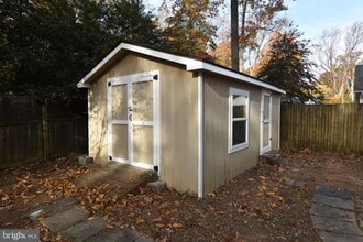 2622 Shelby Ln in Falls Church, VA - Building Photo - Building Photo