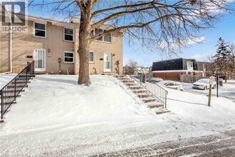 273 Elgin St in Brantford, ON - Building Photo - Building Photo