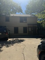 1711 W Oak St, Unit 1711 Apartments