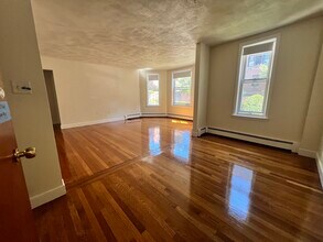 303 Tappan St, Unit 1B in Brookline, MA - Building Photo - Building Photo