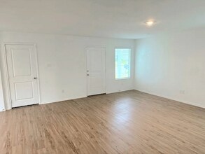 1033 Mountain Laurel Rd in Princeton, TX - Building Photo - Building Photo