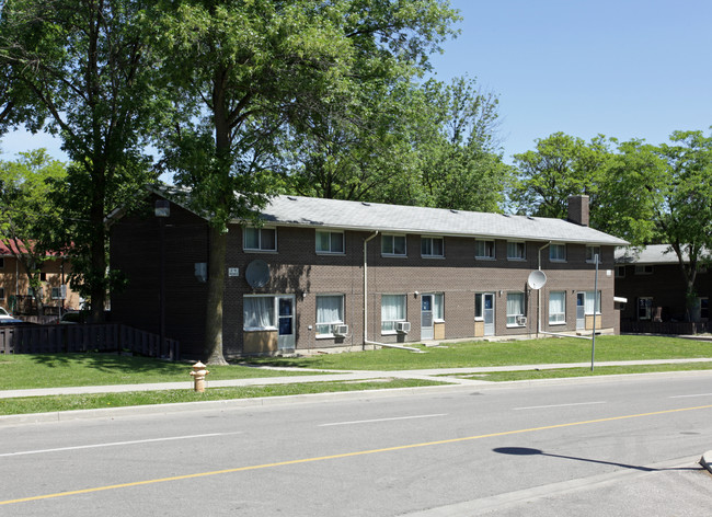 Humber Acres in Toronto, ON - Building Photo - Building Photo