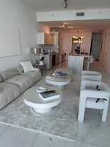 480 NE 31st St, Unit 3203 in Miami, FL - Building Photo