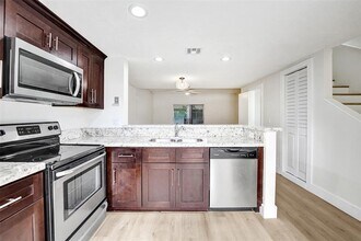 35 SW 3rd St in Pompano Beach, FL - Foto de edificio - Building Photo