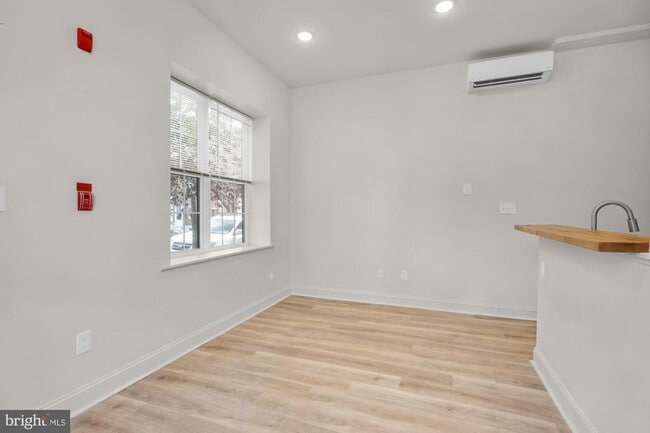 property at 2046 E Huntingdon St