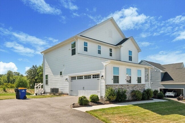205 Sloan Dr in Coatesville, PA - Building Photo - Building Photo