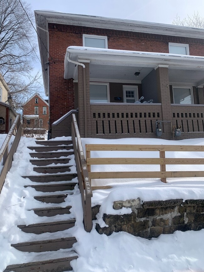 property at 212 N 3rd St