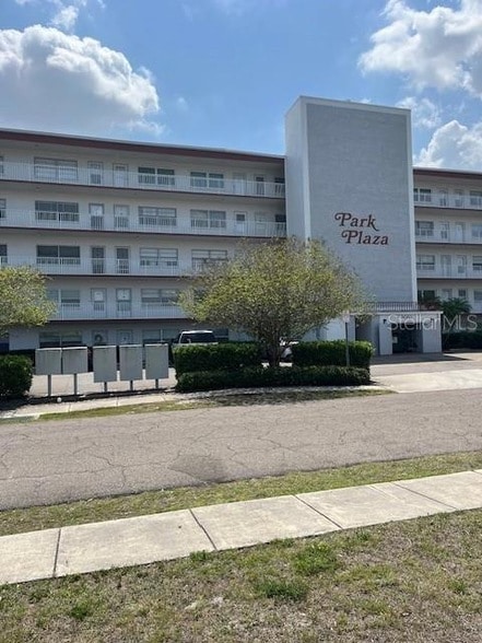 5060 76th Ave N, Unit 409 in Pinellas Park, FL - Building Photo - Building Photo