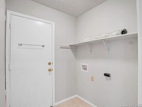 4714 Bohill St in San Antonio, TX - Building Photo - Building Photo