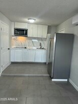 13824 N 33rd Dr in Phoenix, AZ - Building Photo