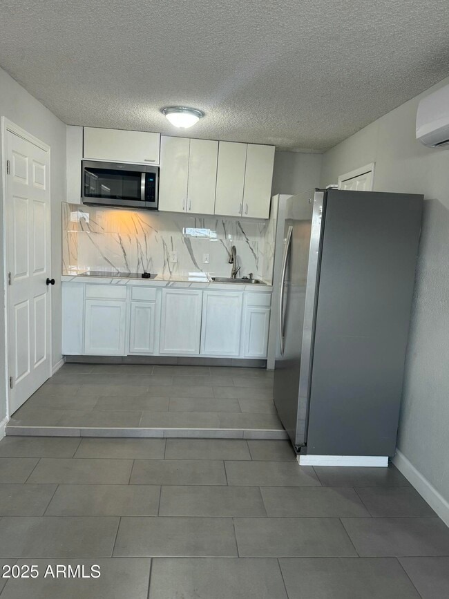 property at 13824 N 33rd Dr