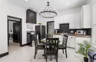 102 W 5th St in Taylor, TX - Building Photo - Building Photo