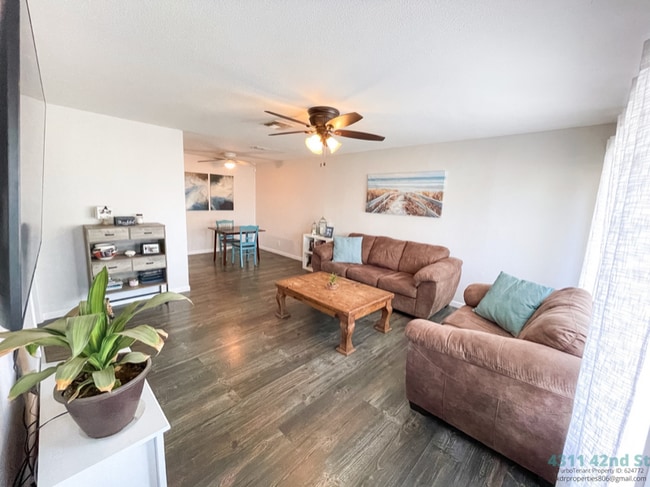 4311 42nd St in Lubbock, TX - Foto de edificio - Building Photo