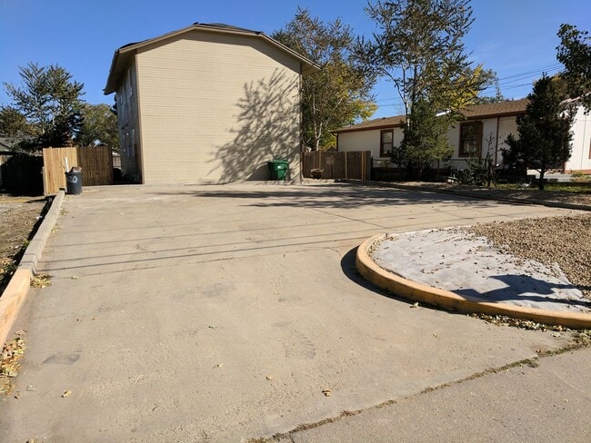 6598 Kearney St in Commerce City, CO - Building Photo - Building Photo