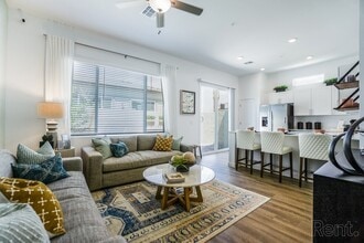 Avilla Vista Norte in Phoenix, AZ - Building Photo - Building Photo