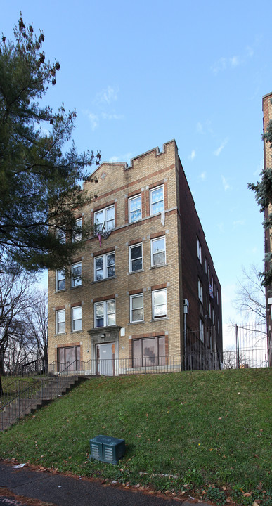 Windsor on Main in Hartford, CT - Building Photo