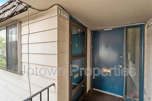 8055 NE Flanders St in Portland, OR - Building Photo - Building Photo