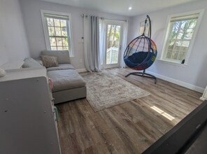 58 Hartford St in Natick, MA - Foto de edificio - Building Photo