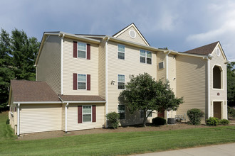 Wilton Farm Apartments in Charlottesville, VA - Foto de edificio - Building Photo