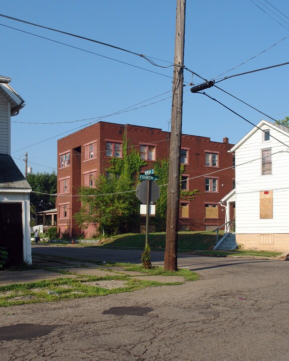 219 Newton Ave NW in Canton, OH - Foto de edificio