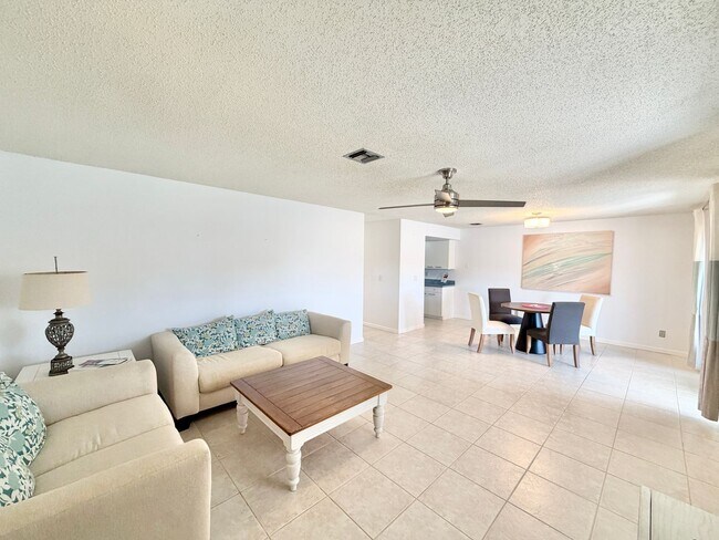 136 Harrison Rd in Naples, FL - Building Photo - Building Photo