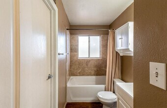 3217-D 1/2 D 1/2 Rd in Clifton, CO - Building Photo - Building Photo