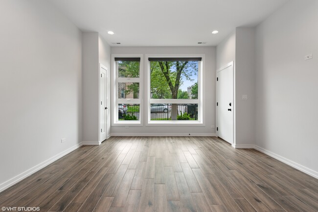 4533 S Vincennes Ave in Chicago, IL - Foto de edificio - Building Photo
