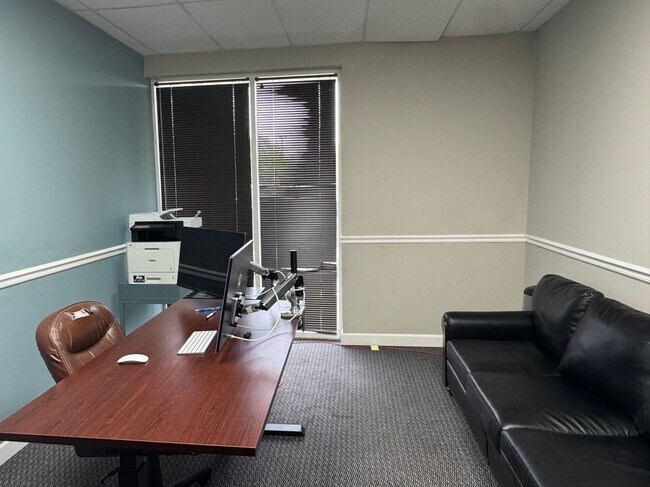 5300 Memorial Dr in Stone Mountain, GA - Building Photo - Building Photo