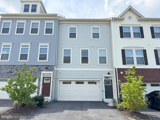 property at 162 Whitson Wds Pl