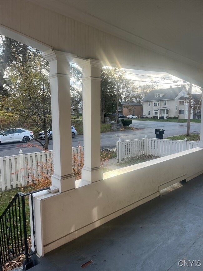 1205 Madison St in Syracuse, NY - Building Photo - Building Photo