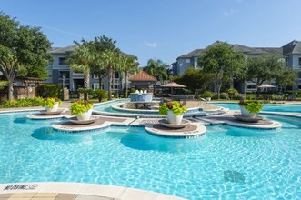 Mandalay At Shadow Lake in Houston, TX - Foto de edificio - Building Photo