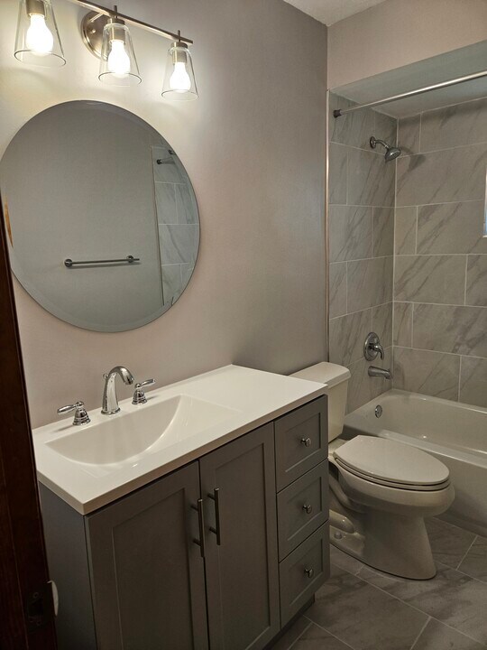 1164 Viking Dr in Port Orange, FL - Building Photo