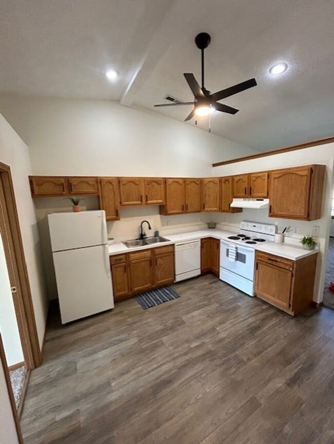 1320 Wayne St in Troy, OH - Building Photo - Building Photo