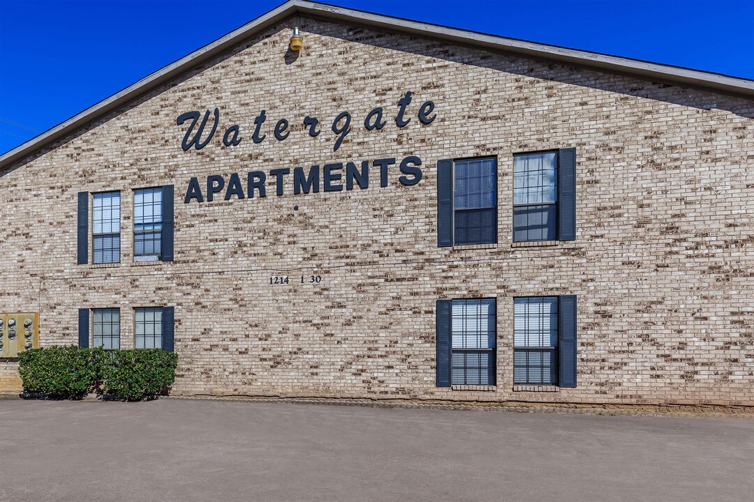 Watergate Apartments in Greenville, TX - Building Photo