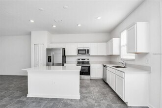 121 Bogey Dr in Davenport, FL - Foto de edificio - Building Photo