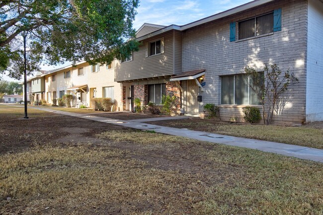 1536 West Campbell Ave in Phoenix, AZ - Foto de edificio - Building Photo