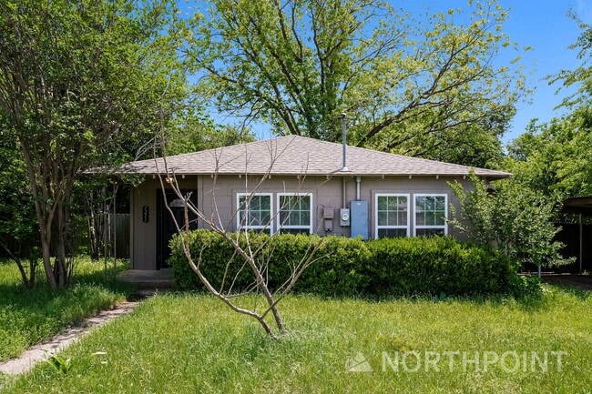 property at 1211 Country Club Rd